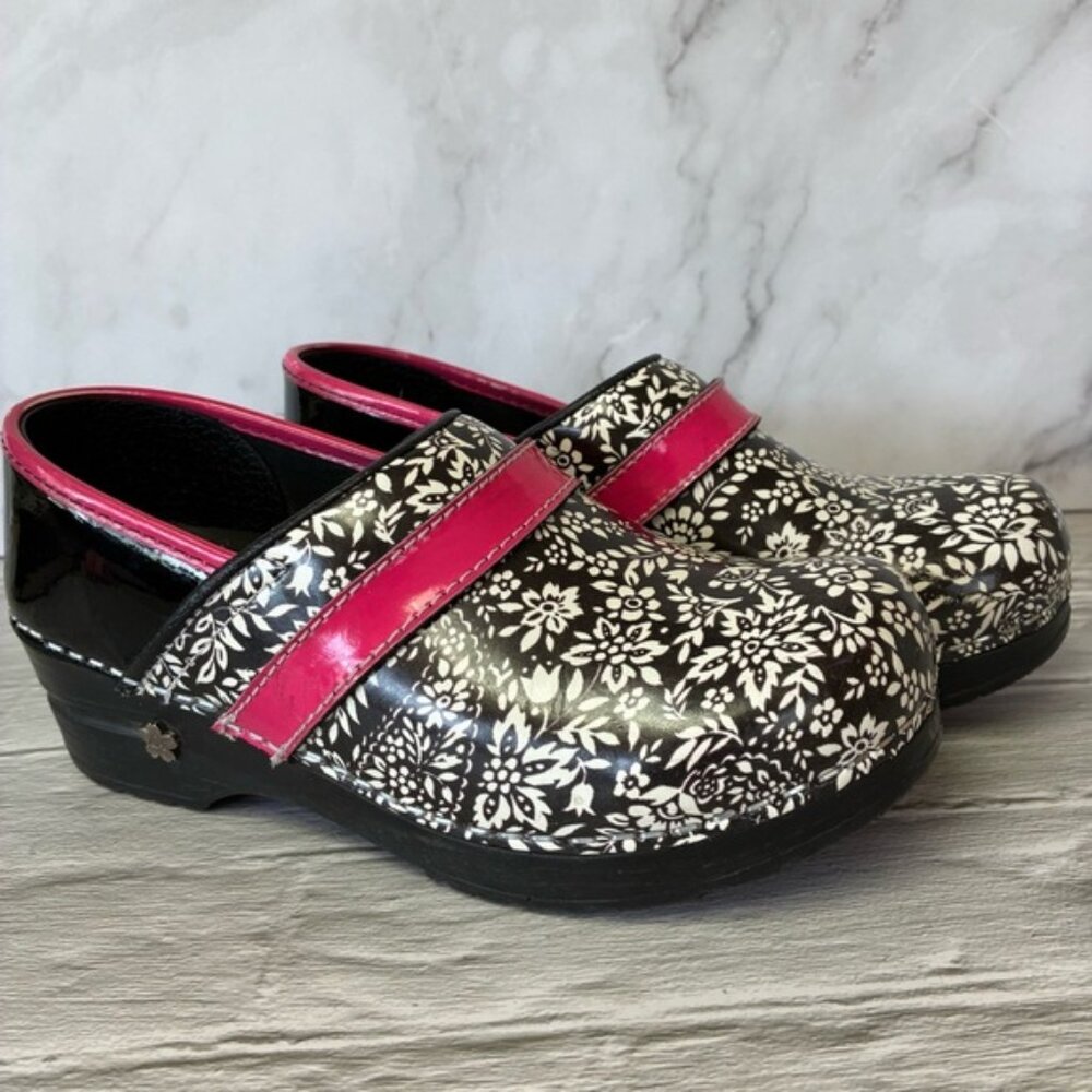 Koi By Sanita White Floral Black & Pink Closed Clogs Comfort Mules Shoes